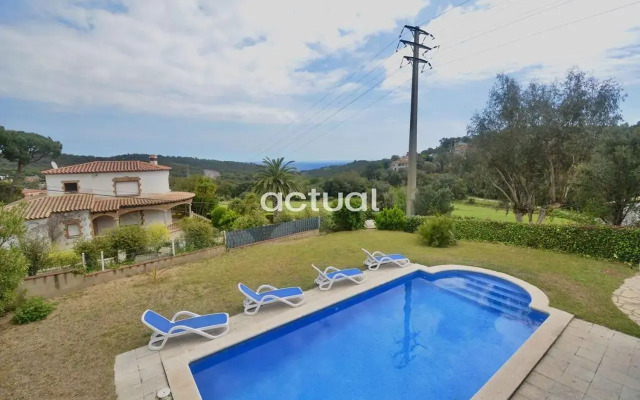 Casa Xiprers, 7 "Villa Santina"