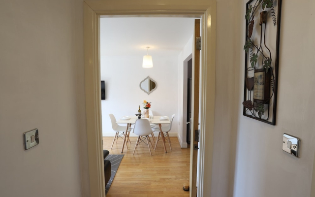 O2 Mailbox Central Premier Apartment