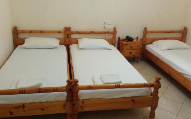 Alexandros Hotel