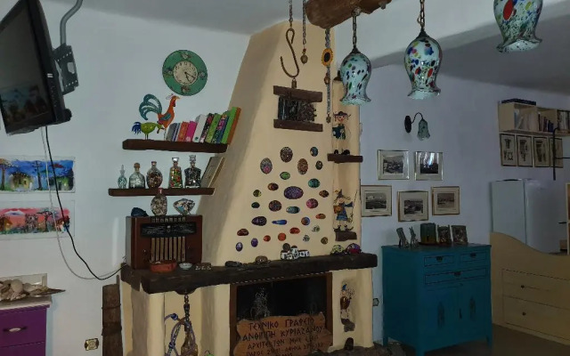 Anthippi - Adults only