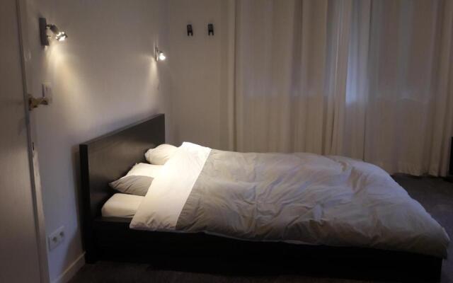 Un Grand Jardin En Ville. Chez Guy (Adults Only)