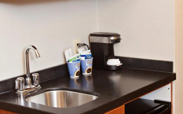 Holiday Inn Express Hotel & Suites Pittsburgh-South Side by IHG