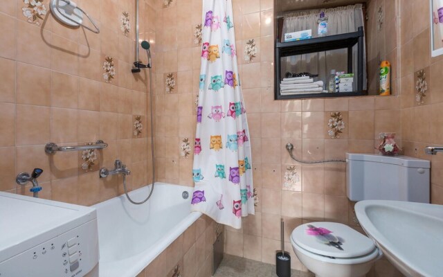 Beautiful Home in Tar With 2 Bedrooms and Wifi