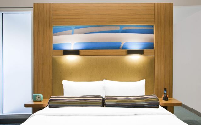 Aloft Charlotte Ballantyne