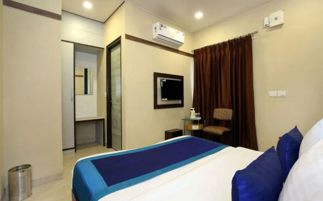 OYO 303 Madhya Marg Chandigarh