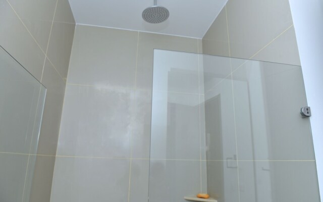 23rd Floor Luxury Apartment - sea view