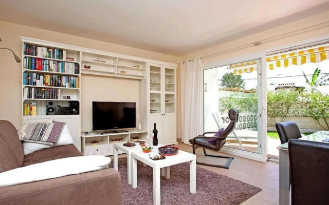 Belvilla by OYO Villa Costabellas