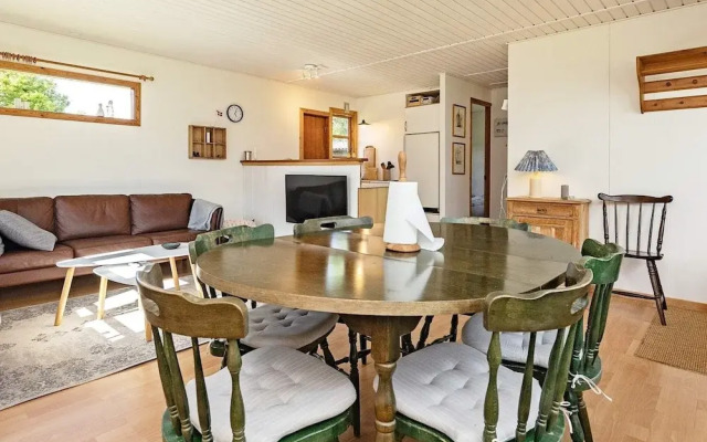 6 Person Holiday Home in Hojslev