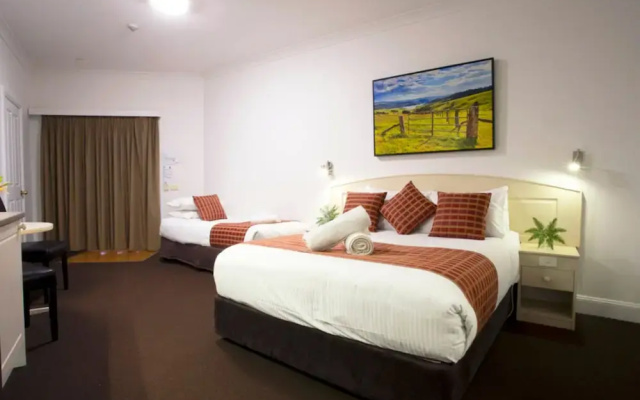 Bowen Inn Motel