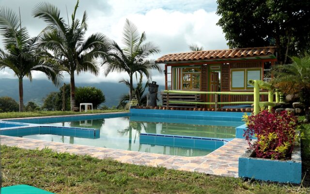 Cabañas y Flores Finca Hotel