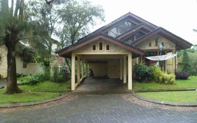 Santibi's Villa Kota Bunga Swiss