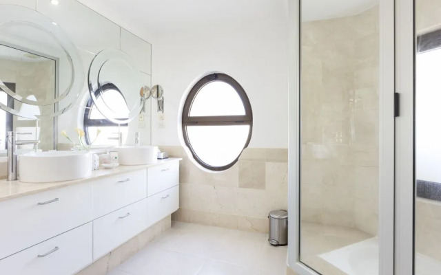 Atlas Suites