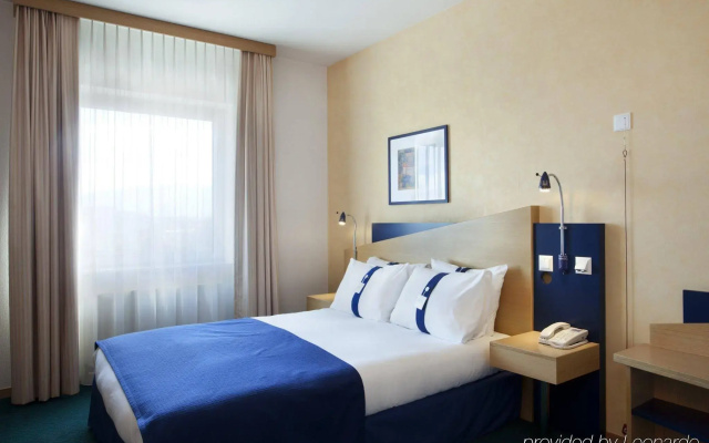 Holiday Inn Express Geneva Airport by IHG