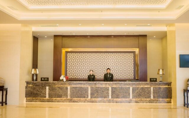 Round Hotel