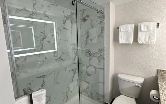 Holiday Inn Express & Suites Eden Prairie – Minneapolis by IHG