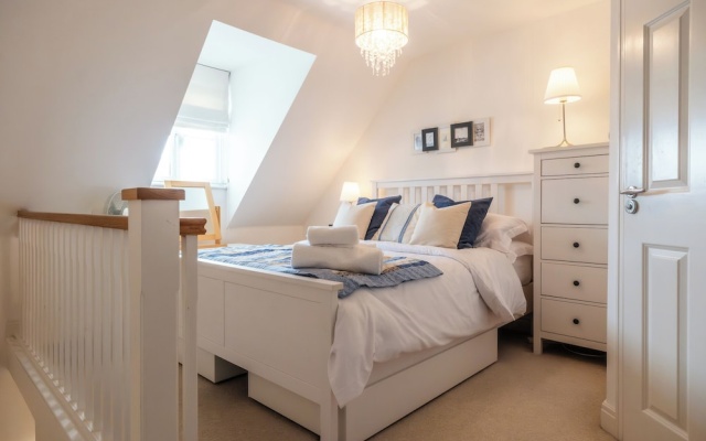 Beautiful Two BD Home Near Cirencester