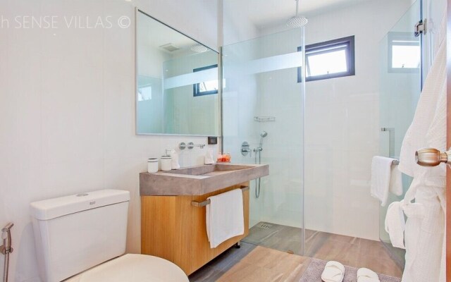 Trendy Modern Chic Villa Samakki Garden