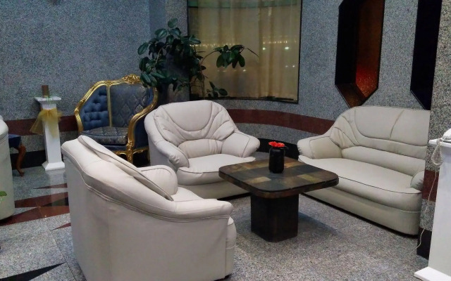 Royal Crown Hotel & Suites