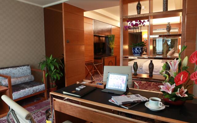Asia International Hotel Guangzhou - Overseas Buyer Registration Services in Hotel & Free Shuttle between Hotel and Exhibition Center during Canton Fair