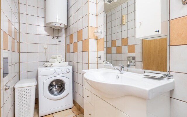 Awesome home in Senj with Jacuzzi, WiFi and 2 Bedrooms