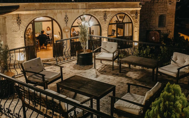 Helios Cave Hotel