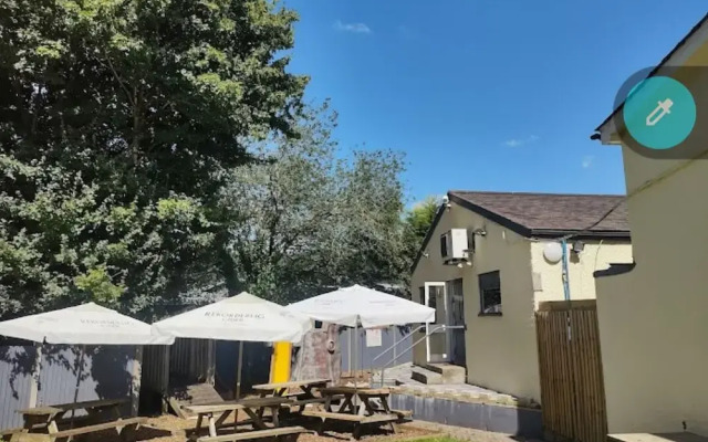 The Little Crown Inn