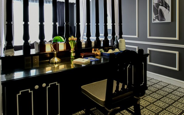 Hotel Del Luna by LUK Global