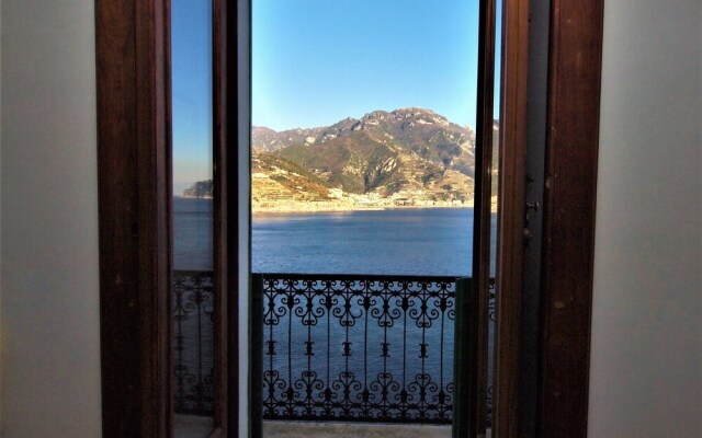 Ravello Art Apartments