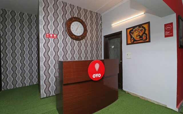 OYO 10583 Hotel Amigo