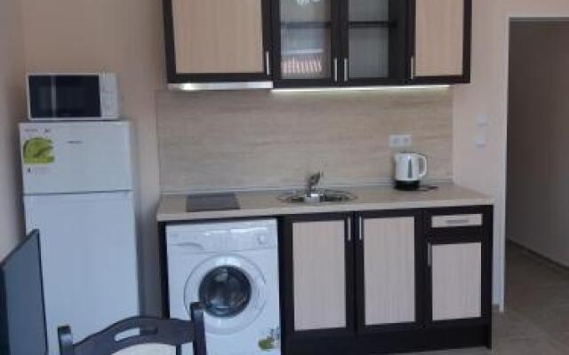 Golden Sea View Apartments 1