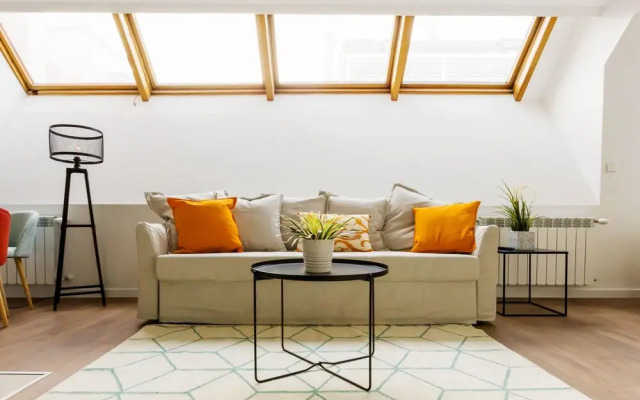 Home Art Apartments Salamanca