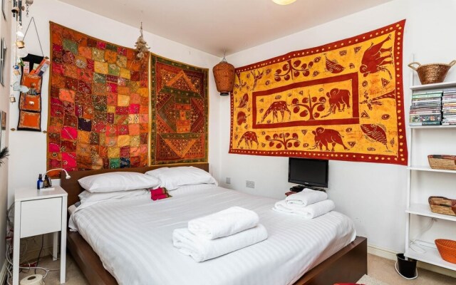 Delightful Moroccan Inspired Flat Hackney Sleeps 3