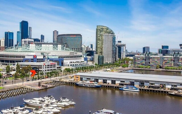 Docklands Waterfront 1006PR 2 Bed Free Wifi