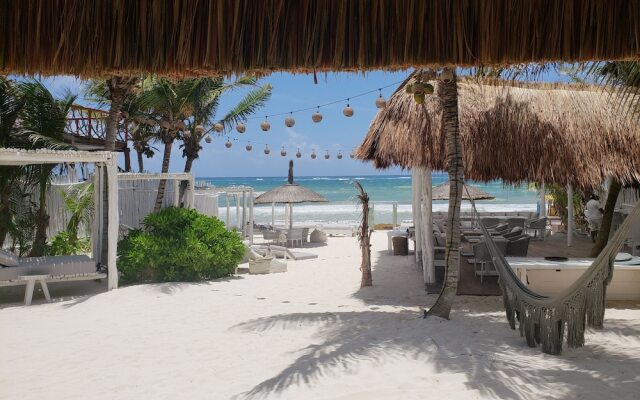 Playa Mambo Eco Cabañas
