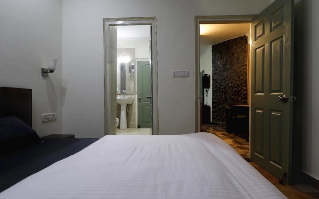 Luxury Suites overlooking lake at Naukuchiatal Nainital