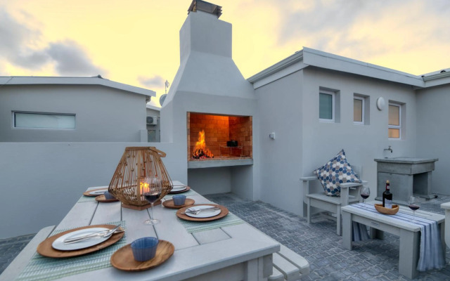 Spring Tide on 28 Main Struisbaai