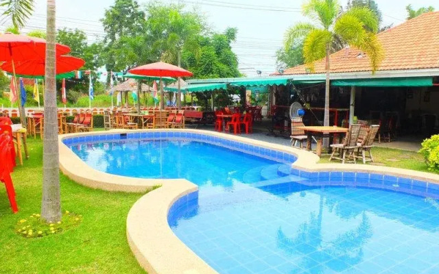 Laylas Place - Resort