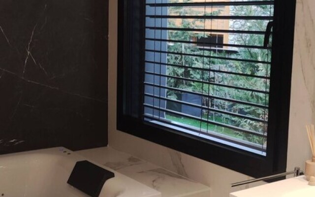 Luxury Apartment With Private Jacuzzi