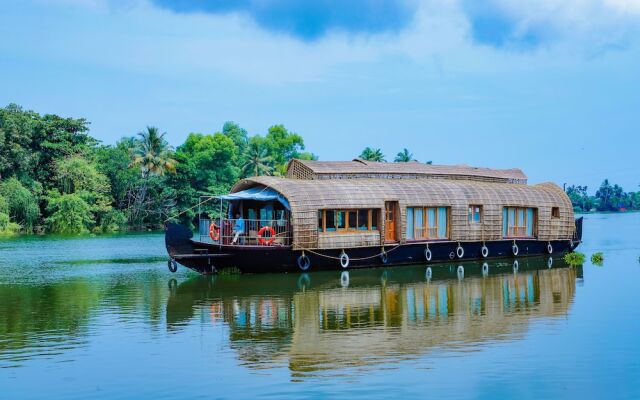 Backwater Retreat Houseboat