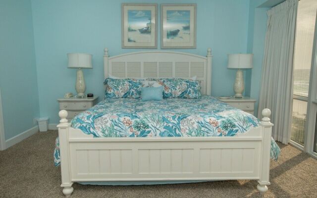 Oceania 607 3 Bedroom Condo by RedAwning