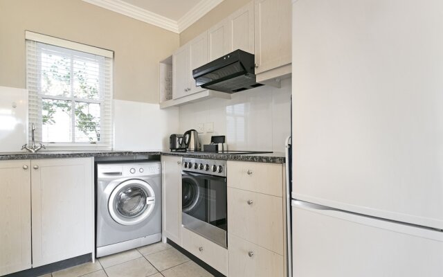 Winelands Golf Lodges 18