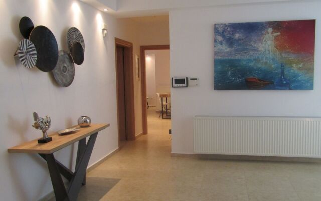 Luxurious Villa Solaris Next To The Beach