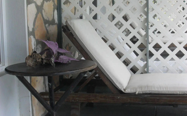 Pelican Beach Hotel
