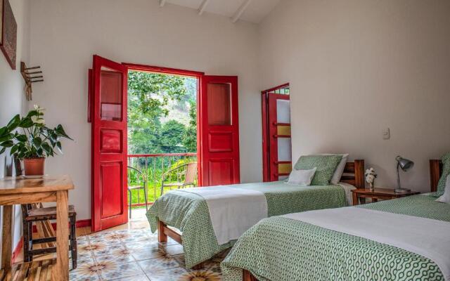 Hacienda Venecia Main House & Coffee Lodge