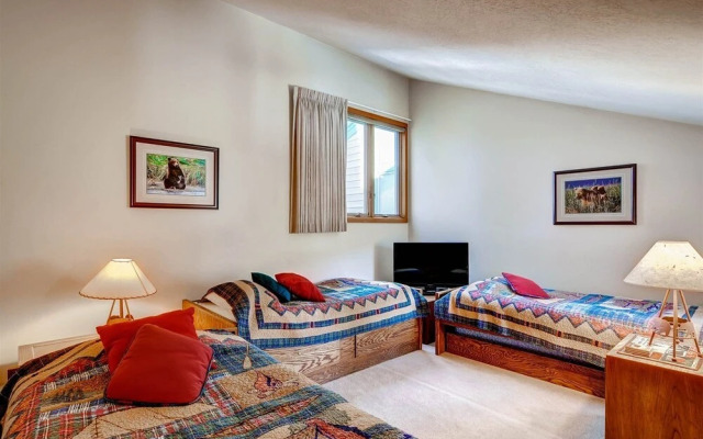 3 Bedroom Mountain Condo in Lakeside Village Near Keystone Lake with Complimentary Shuttle Service