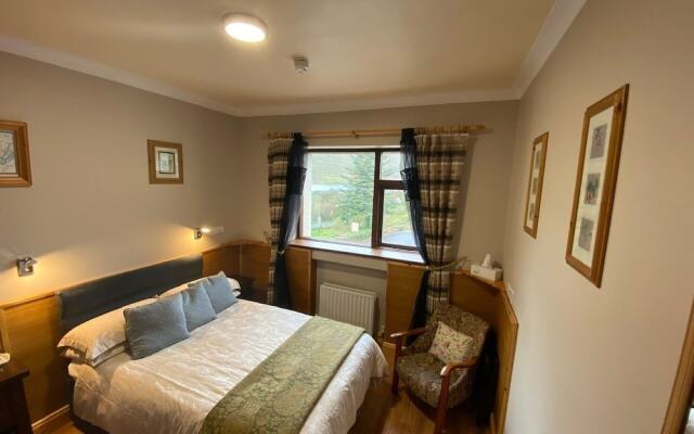 Kylemore Pass Hotel