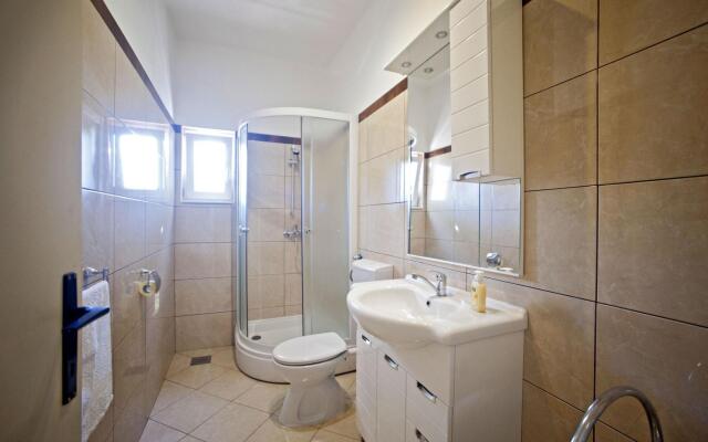 Villa Marijeta - 20 m From sea - H
