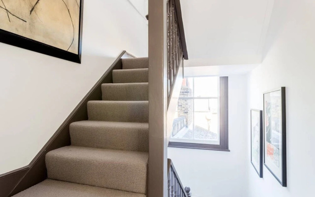 Stylish Fulham 2bed loft flat, 5 min from tube