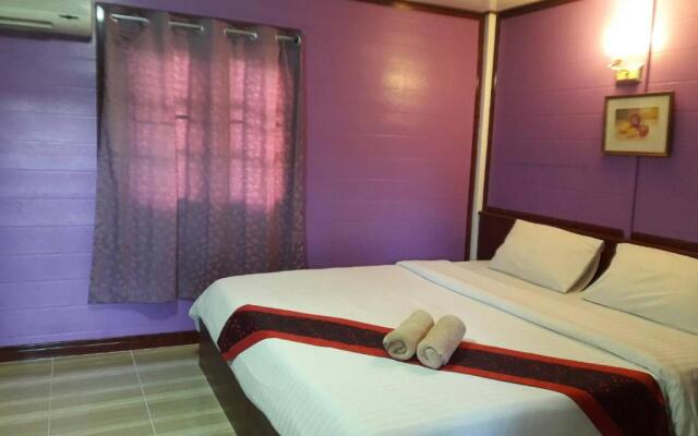Haad Somboon House
