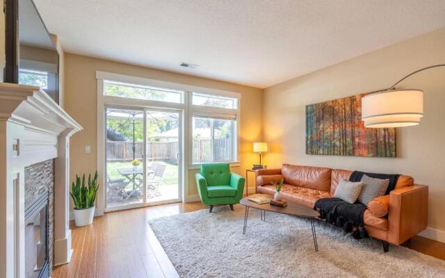 Modern home, Four bedrooms, King Beds